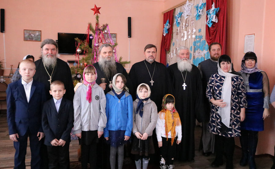 Епископ Валуйский и Алексеевский Савва посетил МБУ «МЦСПСиД «Семья» Алексеевского городского округа